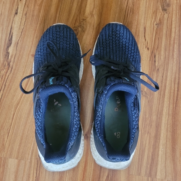 Adidas Ultraboosts women's size 7 - Picture 2 of 5